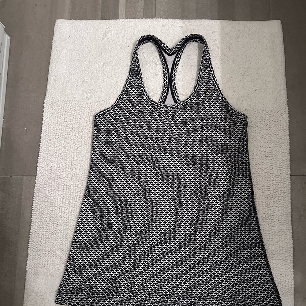 Lululemon Black and White Nulu
Patterned Racerback Tank Top